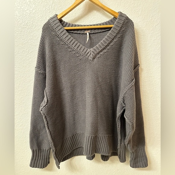 Free People Alli V Neck Knit Sweater Grey XS Oversized - Picture 5 of 9